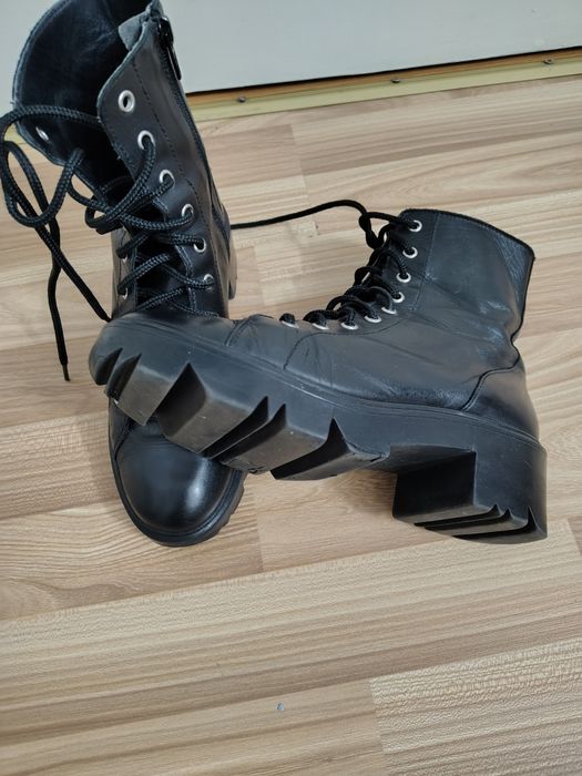 Vând ghete piele dama