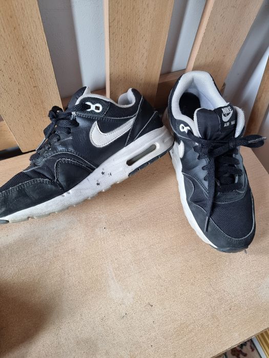 Vând adidași Nike Air Max nr 37.5