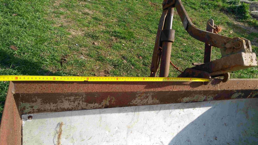 vand sau schimb cupa cu piston basculabila in tiranti