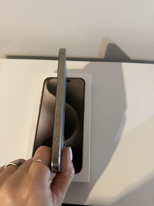 Iphone 15 pro max NATURAL TITANIUM