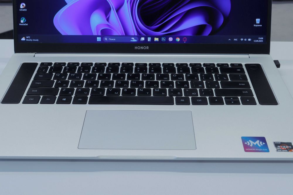 Продам ноутбук Honor MagicBook 16 Pro