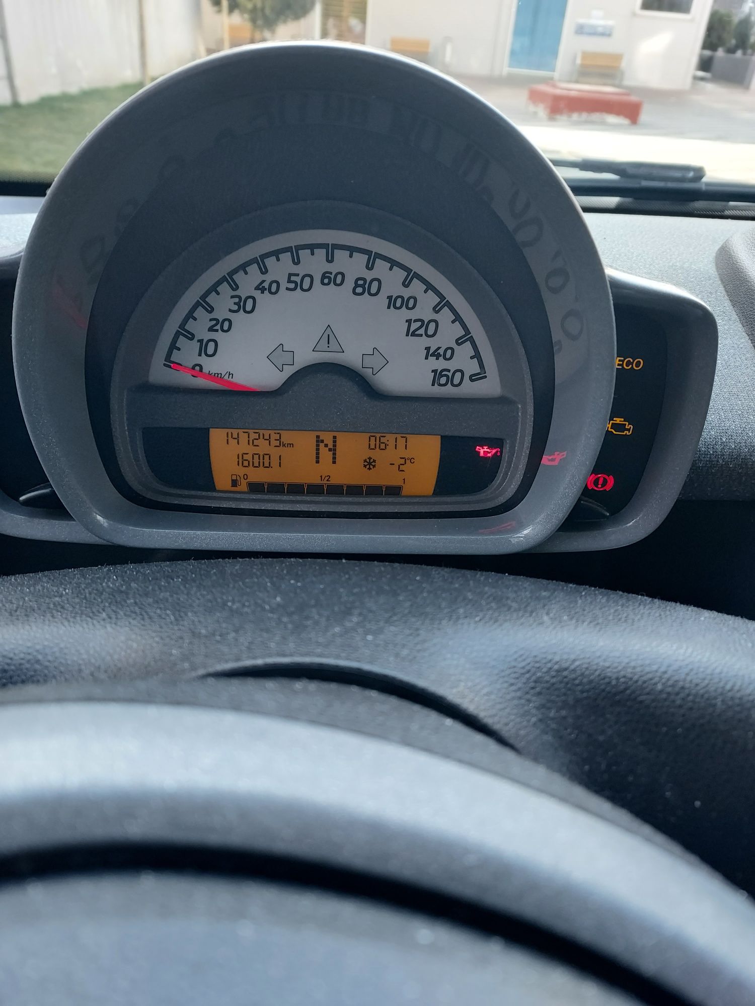 Vând smart fortwo model 451