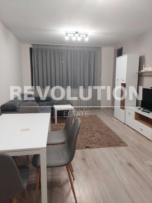 Тристаен апартамент в района на Младост!