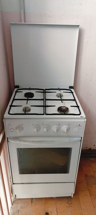 Продам газовую плиту