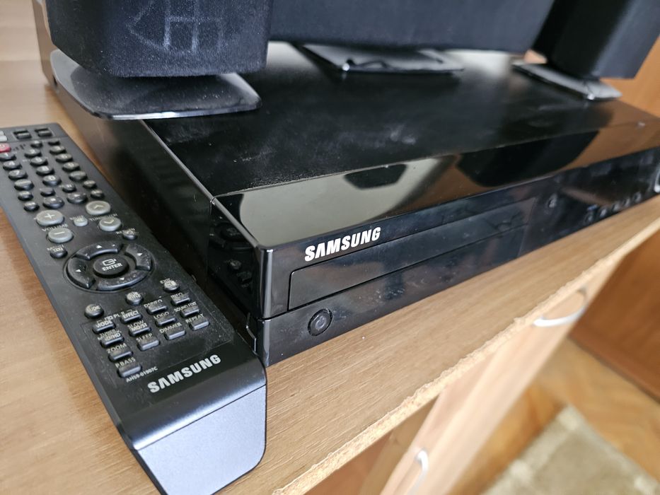Dvd player Samsung 5.1 cu telecomanda