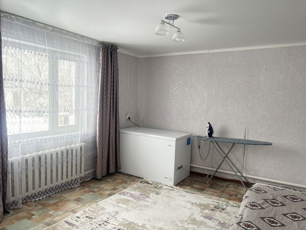 Продам дом шпальный, обложен кирпичем, теплый, благоустройный.Торг.