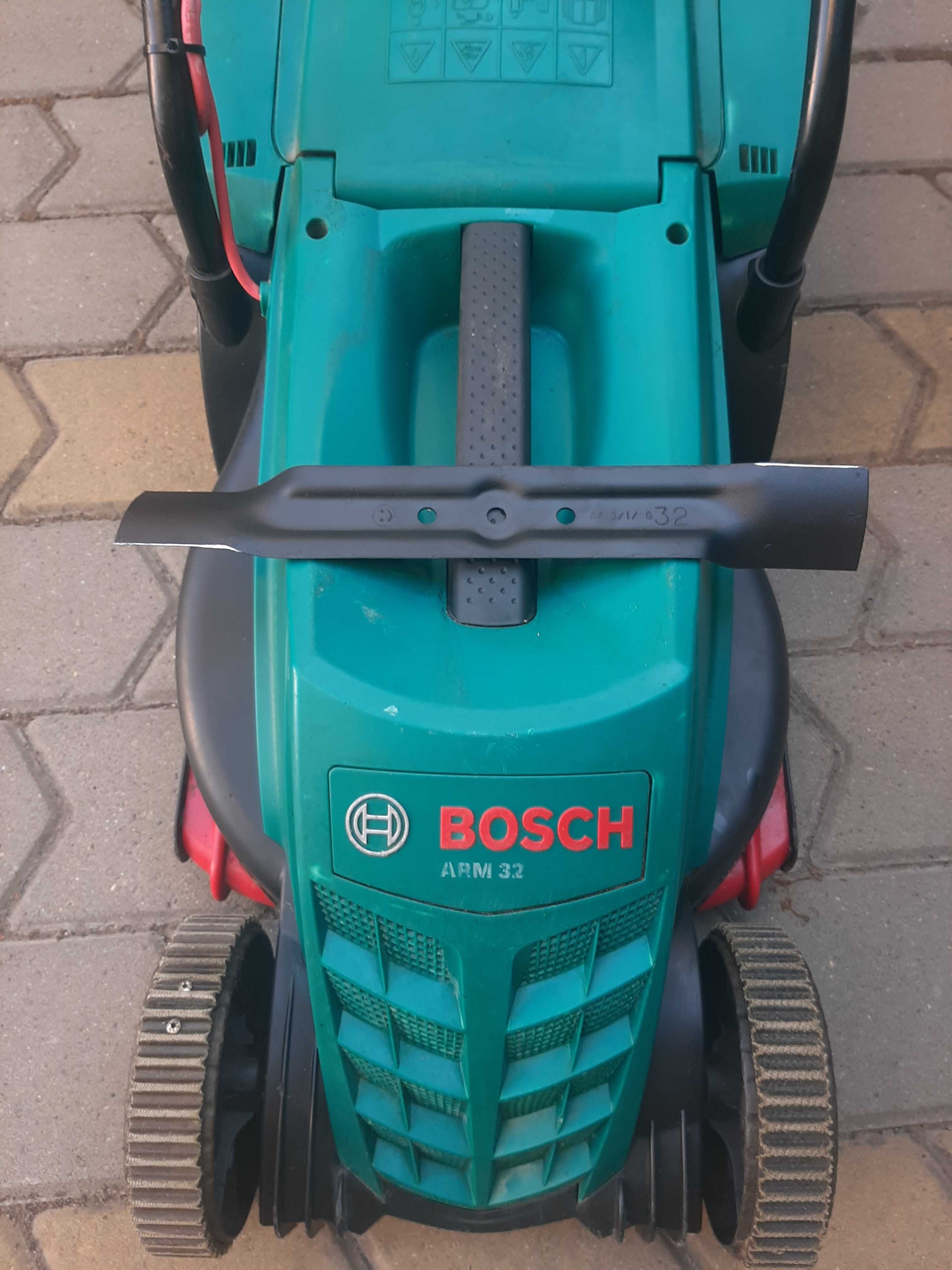 Masina de tuns gazon/iarba Bosch ARM 32