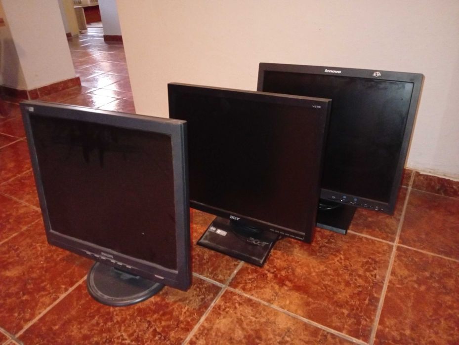 Монитори 17 инча