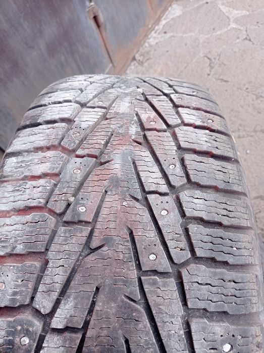 Резина зимняя на 18