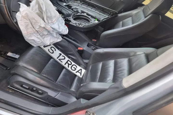 Dezmembrez VW Golf 5 motor 1.6fsi 115cp BAG cutie de viteze manuala 6+1 dezmembrari piese