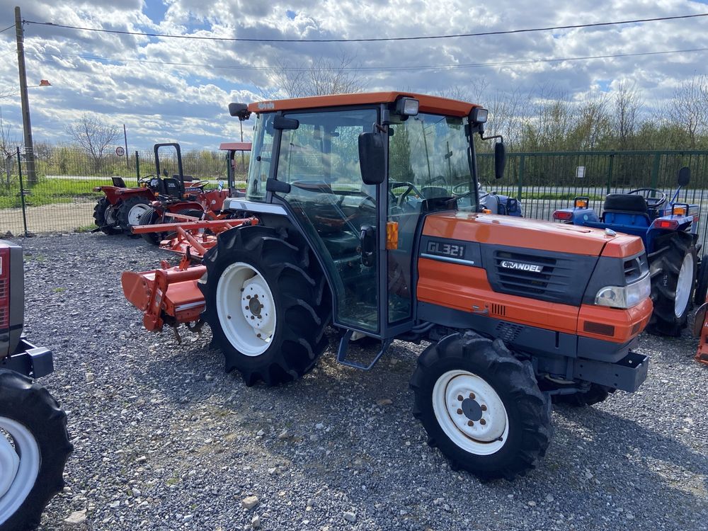 Tractor japonez Kubota GL321, 4x4, 33cp, cabina + freza