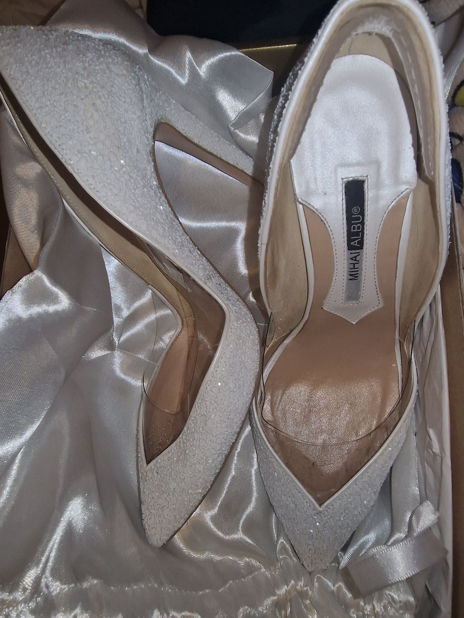Pantofi M Albu 37,5
