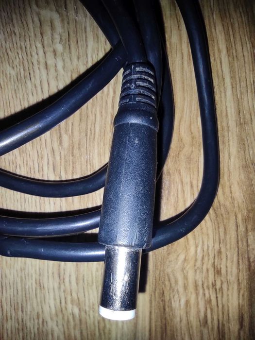 Оригинално зарядно за лaптоп DELL