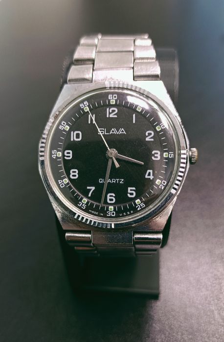 Слава кварц, на батарейке - часы СССР 80-тых годов