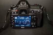 Vând aparat foto DSLR Nikon D7200