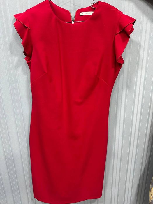 Женские красные платья