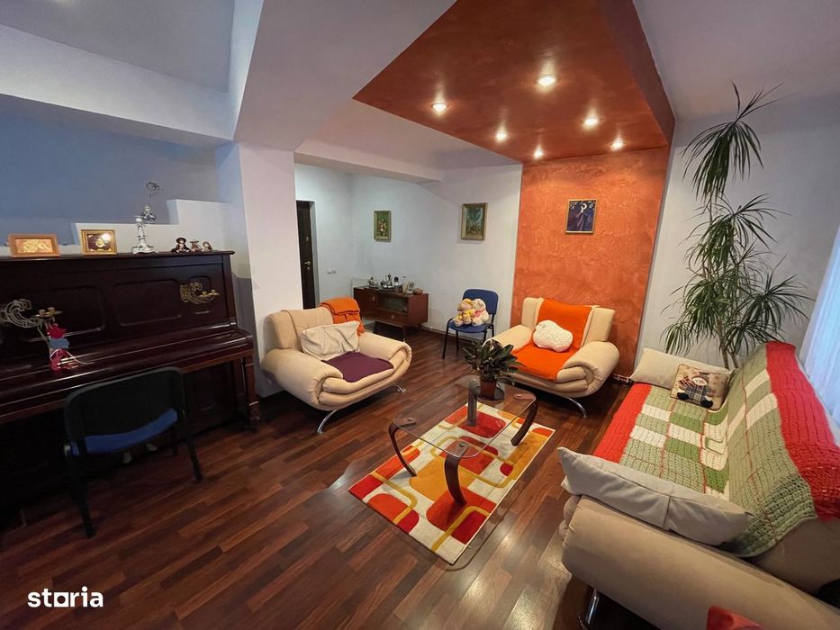 Vanzare Comision 0 Casa/Vila Mobilata/Utilata  zona Stadion Ilie Oana