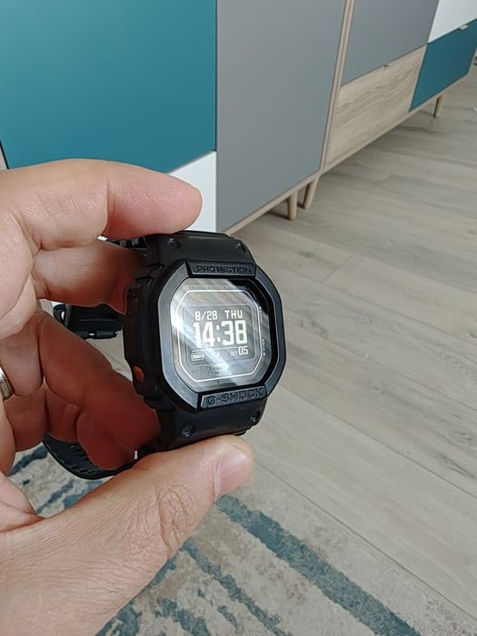 Vând/schimb Casio G-Shock DW-H5600-1ER în garanție