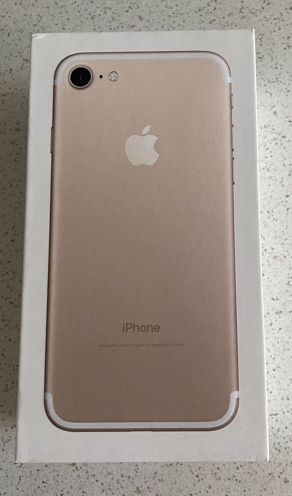 Cutie originala Iphone 7 GOLD -32 Gb cu husa si cutie casti