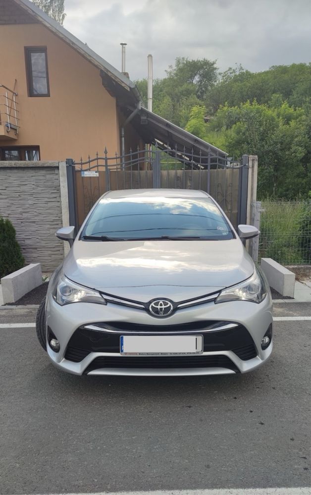 Toyota Avensis D4D, navi, distronic, incalzire scaune