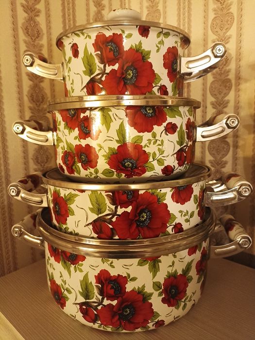 Набор кастрюль четыре штуки