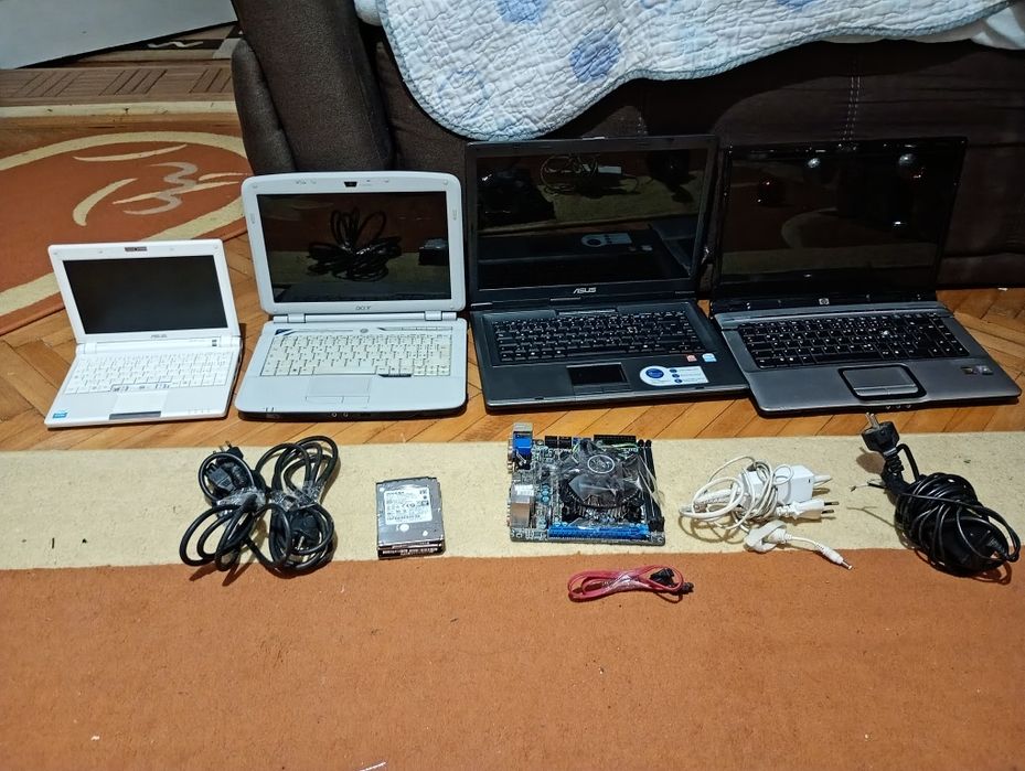 vând laptopuri funcționale