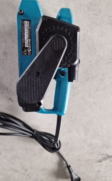 Makita 9910 EAC Slefuitor  cu banda