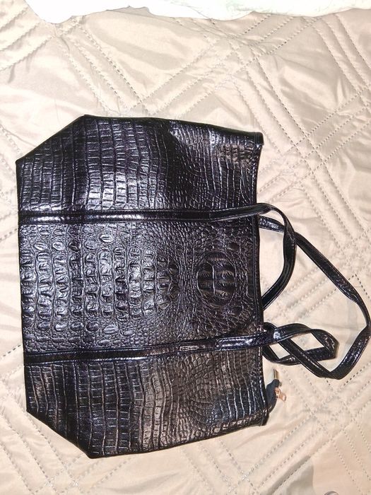 Дамска чанта и малък несесер