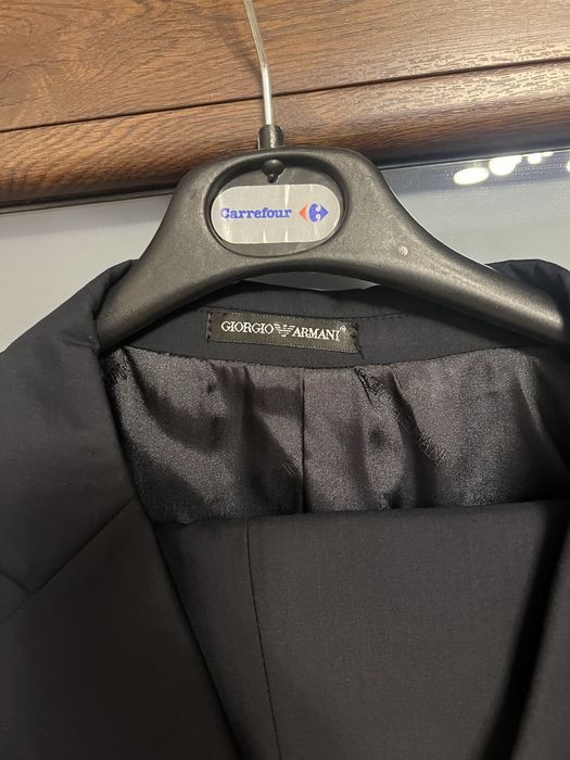 Vand costum Giorgio Armani