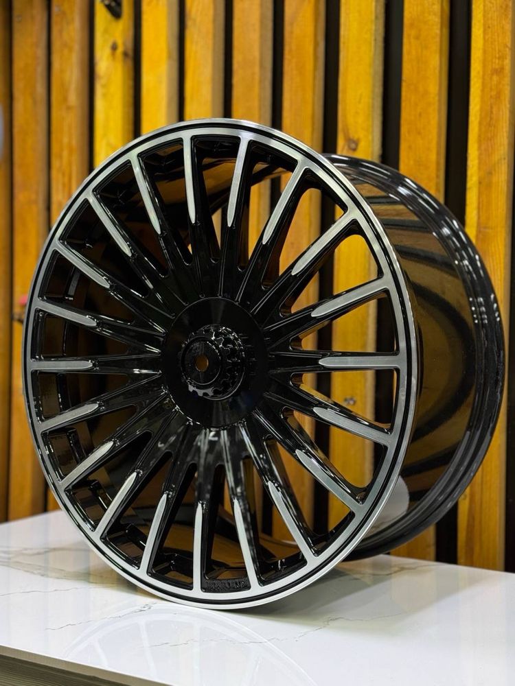 Продается комплект дисков r22 5x130