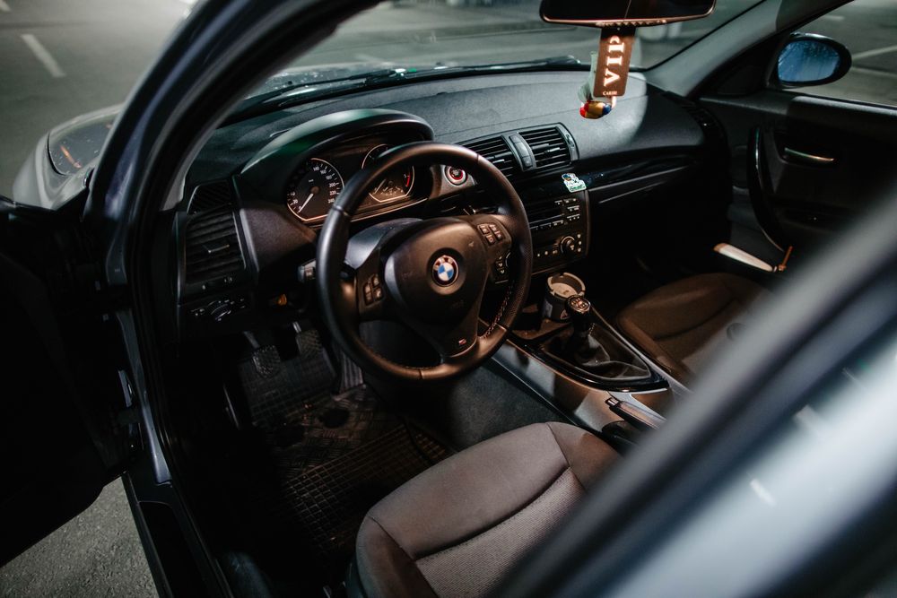 BMW Seria 1 E87 Brooklyn Grey