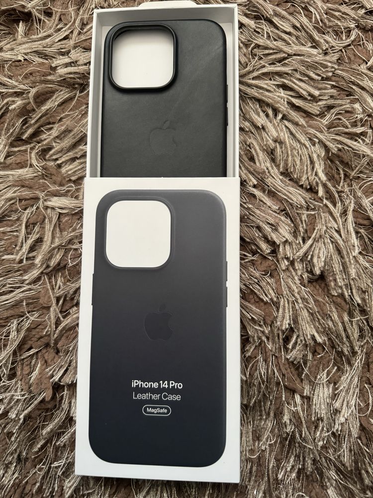 Husa apple leather case iphone 14 pro.