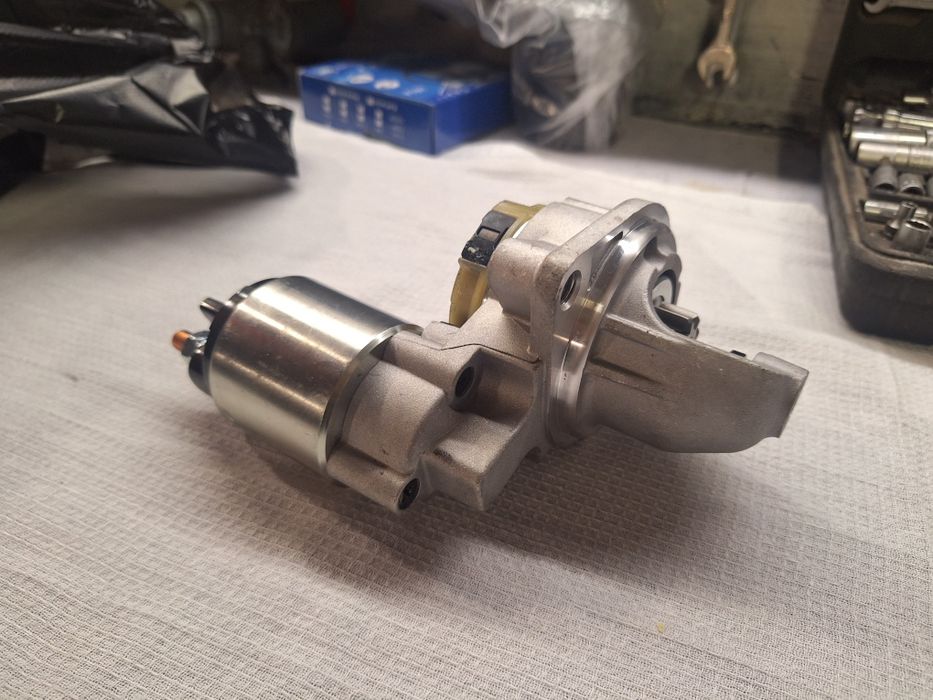 Продам втягивающее эл. стартера на BMW