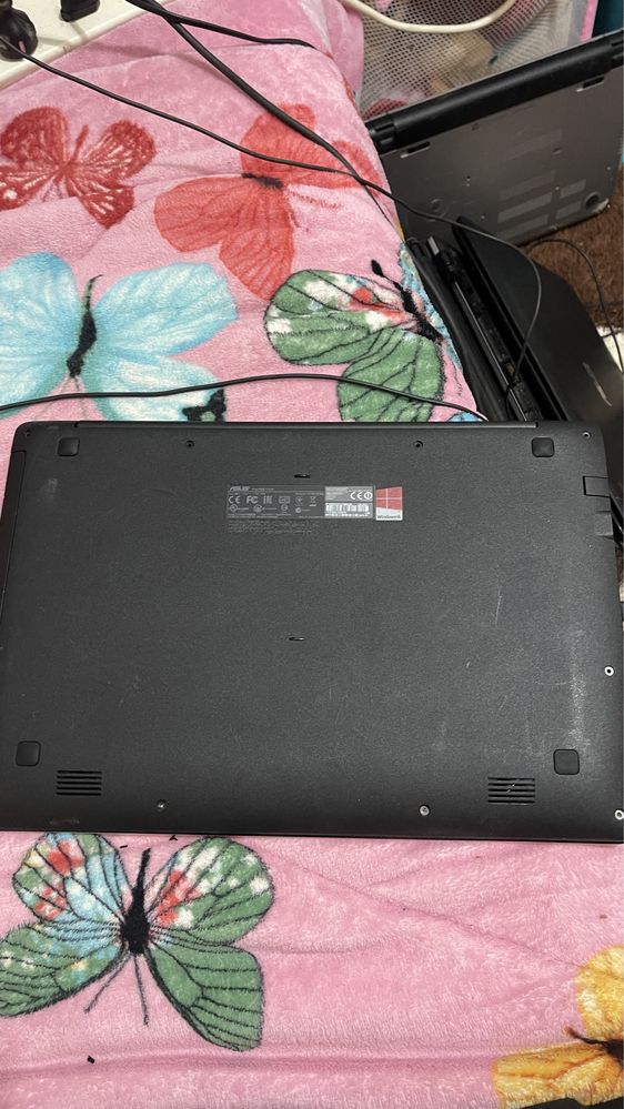 Dezmembrez Laptop Asus F553M