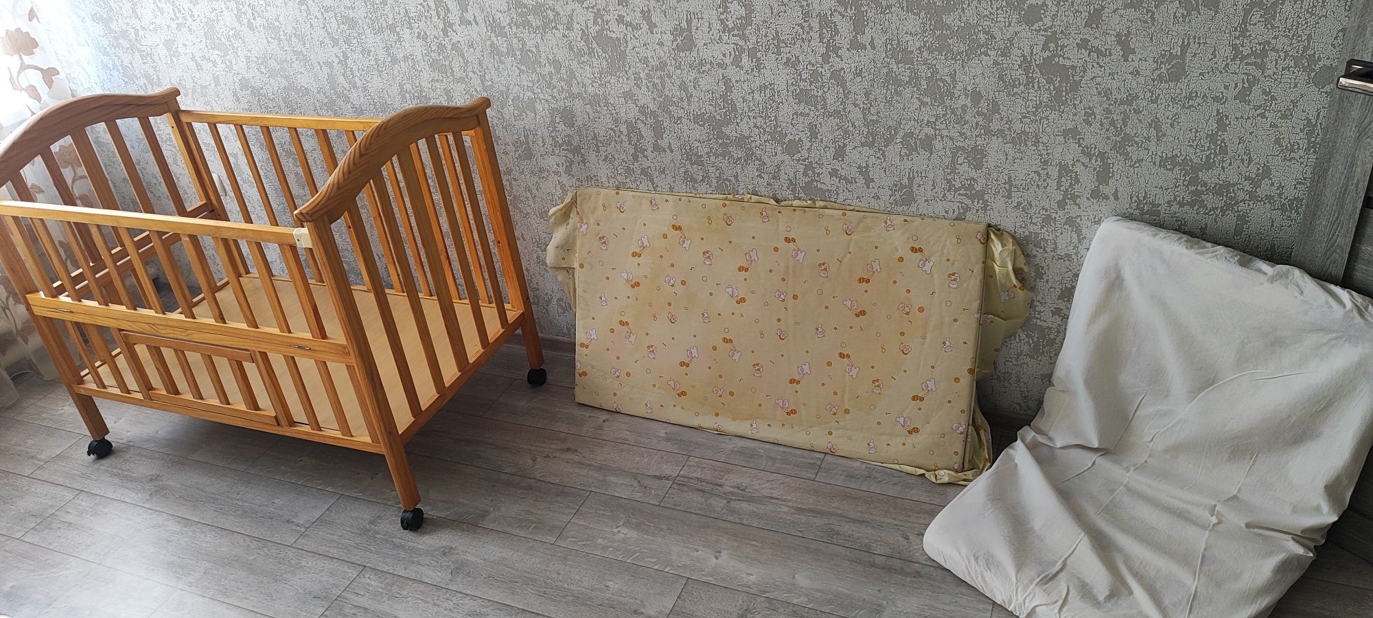 Продам детскую кроватку