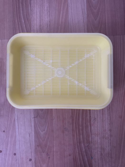 Продам лоток для кошек и мелких домашних животных