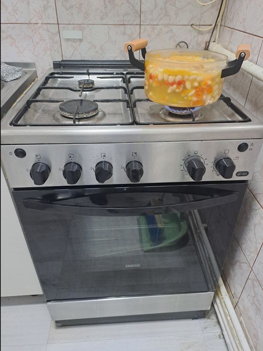 Aragaz zanussi 4 ochiuri