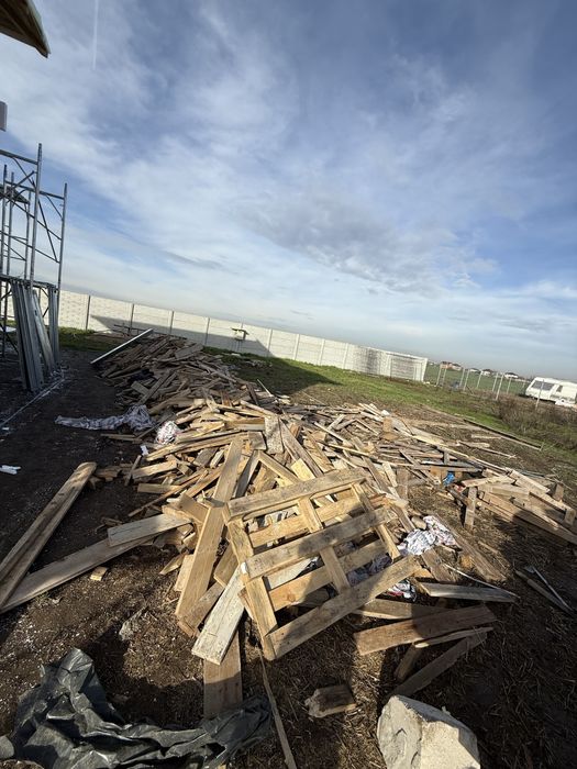 Lemne foc aproximativ 8 metri steri