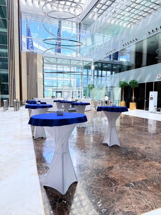 Аренда посуды, столы фуршетные, стол коктейльные, подставки под фуршет