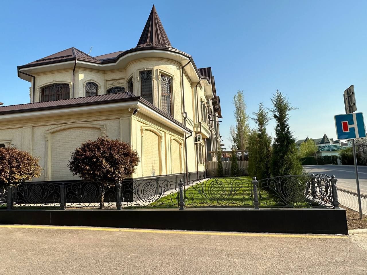 Продается 3х этажный дом на Максима Горького, Буюк Ипак Йули, в Никити