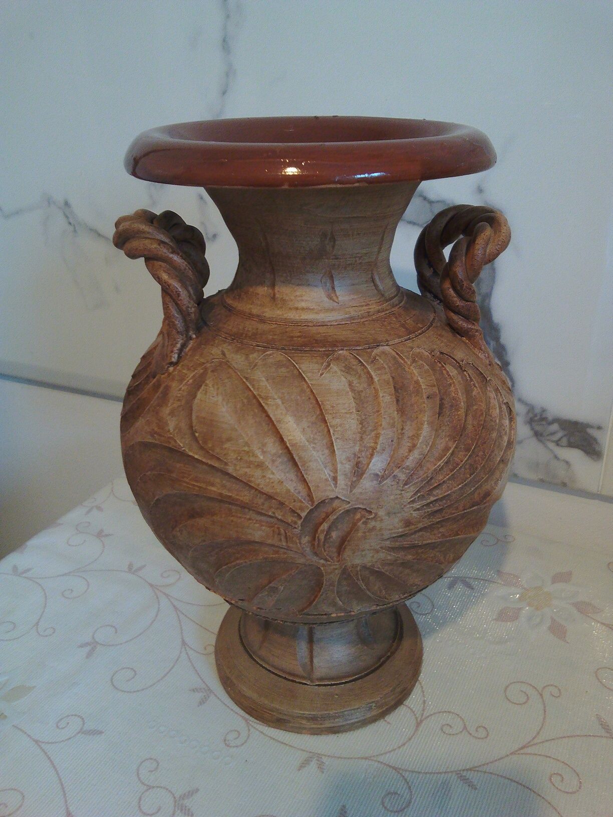 Vas de lut ornamental, vechi din ceramica /lut, dim. 25 cm/17 cm