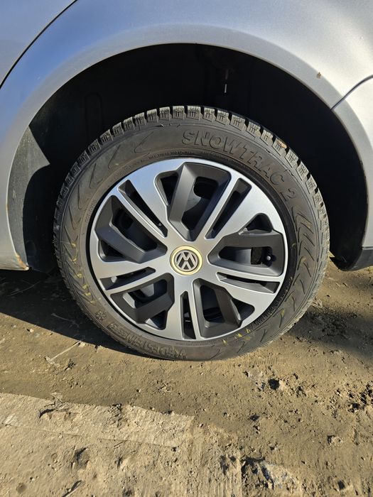 Vând anvelope cu jante