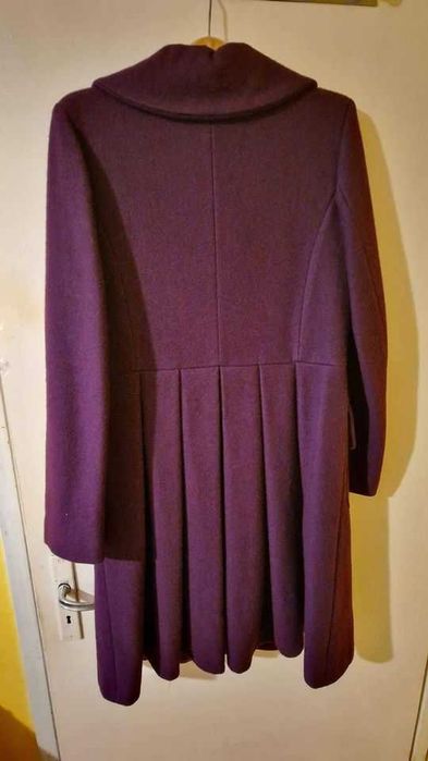Елегантно лилаво палто, размер М
