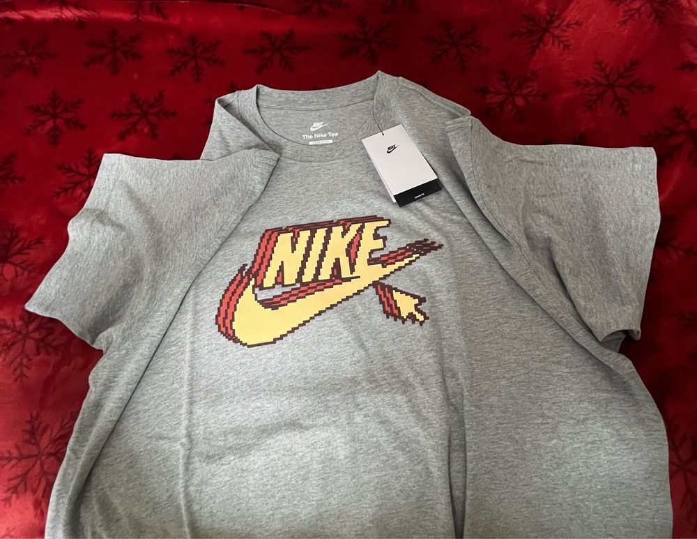 Vând tricou Nike