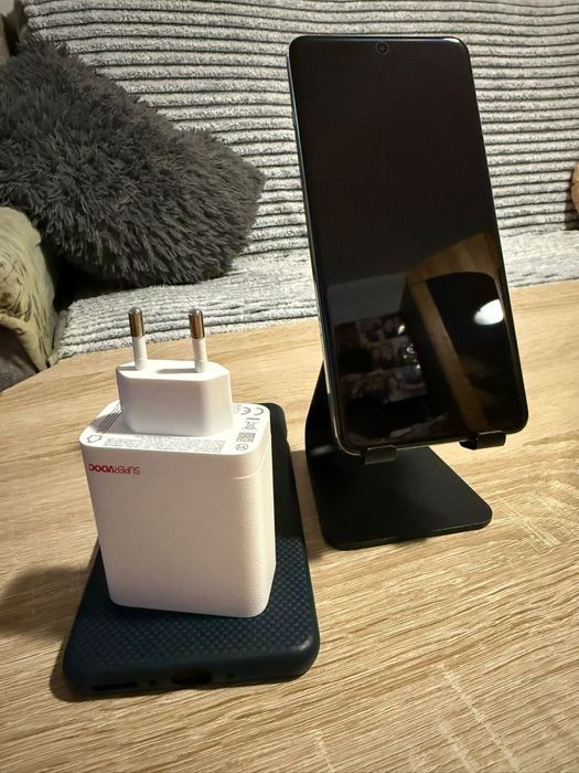 Vând Oneplus 13 full box + încărcător 120w + husa originala