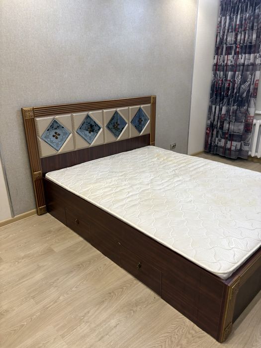 Продам двуспальни кровать