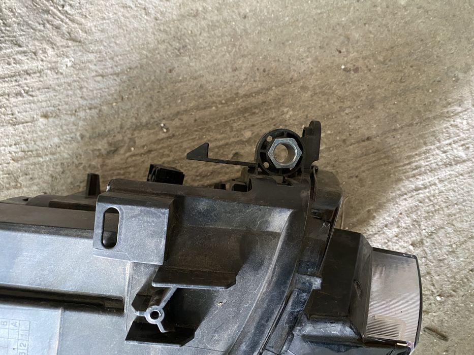 Far VW Tiguan 2 facelift 2020 - 2022 far dreapta