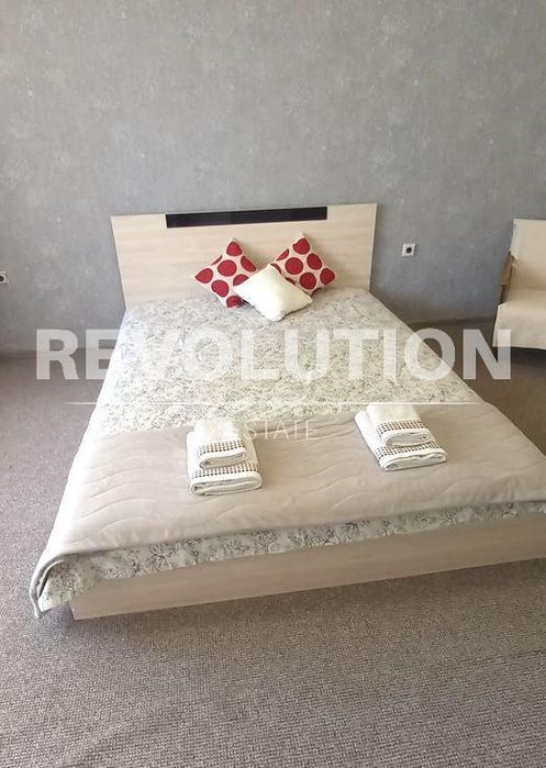 Тристаен апартамент в района на Зимно кино Тракия!