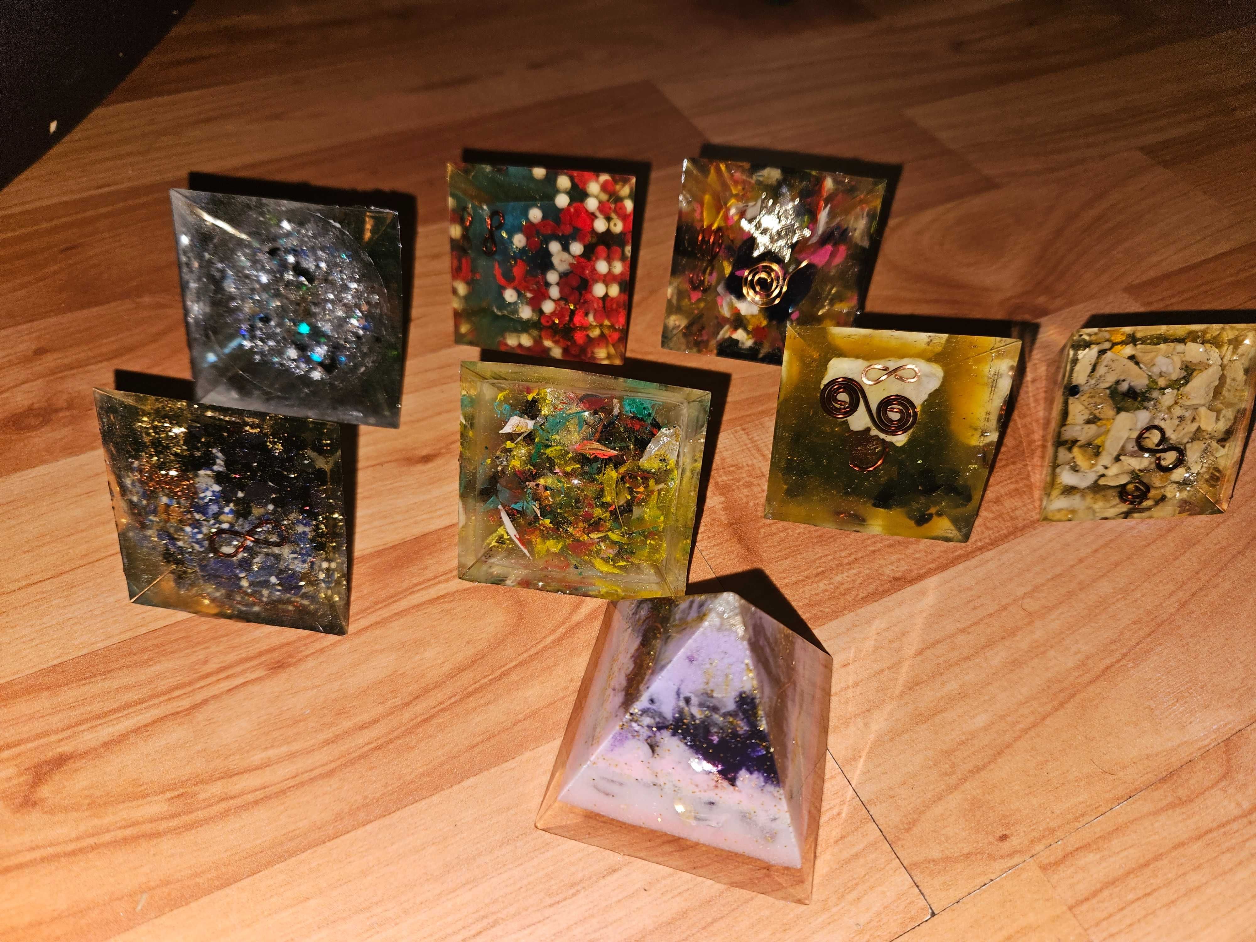 Piramida orgon handmade 8x7 cm si 6x6 cm