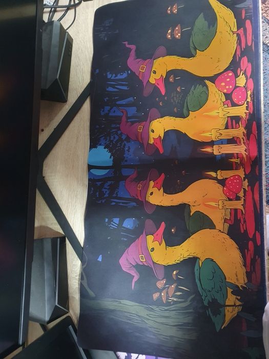 Vând mousepad cu rățuște